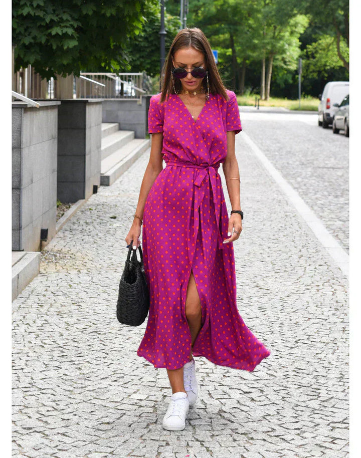 Julia - Elegancka Sukienka z Dekoltem w Serek i Modelującym Krojem